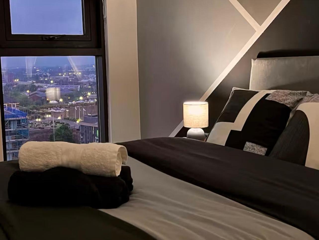Penthouse Gem, Central, Scenic Views, Stylish, Modern, City Centre 2Br Sheffield Exterior photo